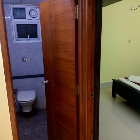 The Posh Residency, Ecr Bed & Breakfast Chennai Ngoại thất bức ảnh