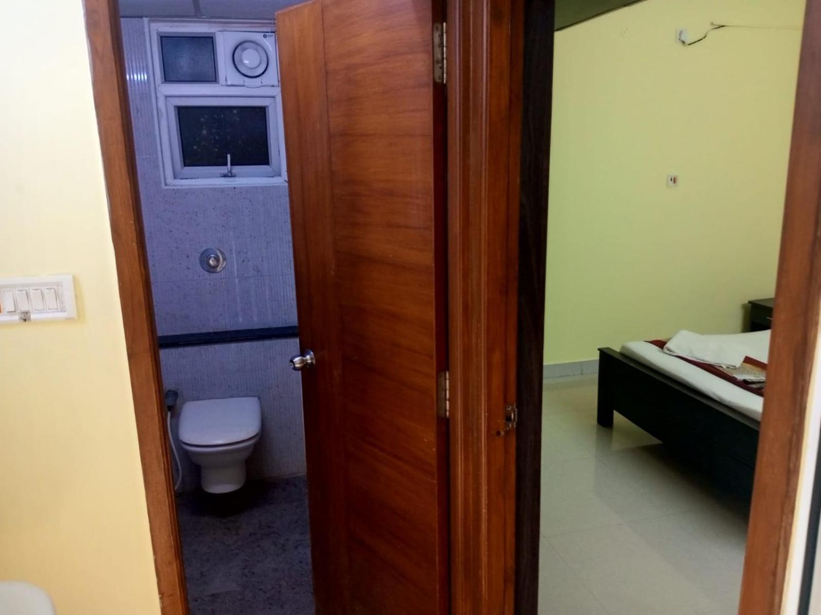 The Posh Residency, Ecr Bed & Breakfast Chennai Ngoại thất bức ảnh