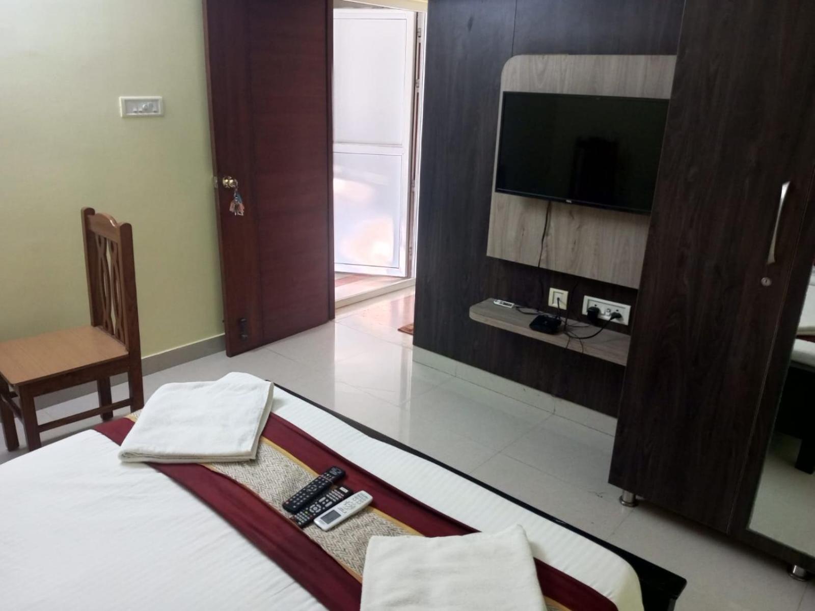 The Posh Residency, Ecr Bed & Breakfast Chennai Ngoại thất bức ảnh